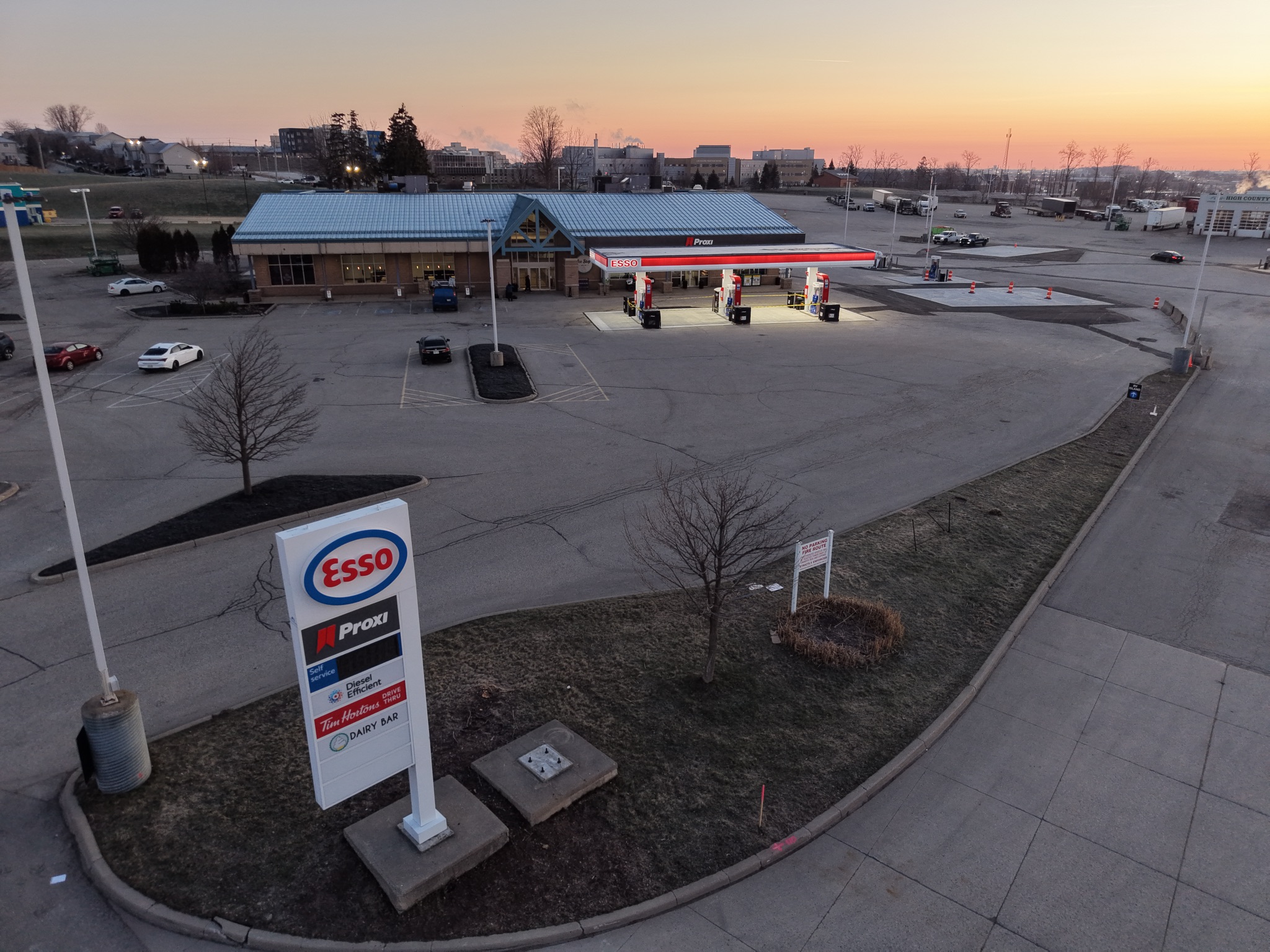 Harnois Énergies Truck Travel Stop